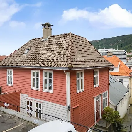 Апартаменти The Red House - Affordable Living In Center