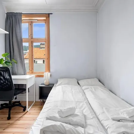 The Red House - Affordable Living In Center Апартаменти Берген