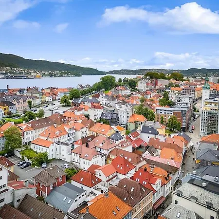 The Red House - Affordable Living In Center Берген