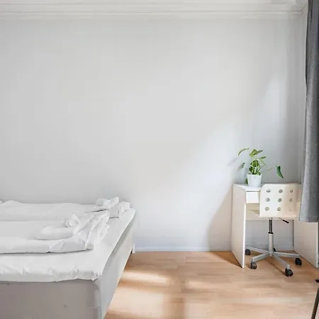 The Red House - Affordable Living In Center Апартаменти Берген