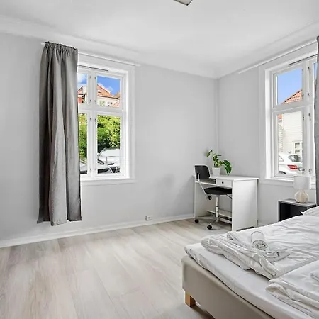 Апартаменти The Red House - Affordable Living In Center Берген