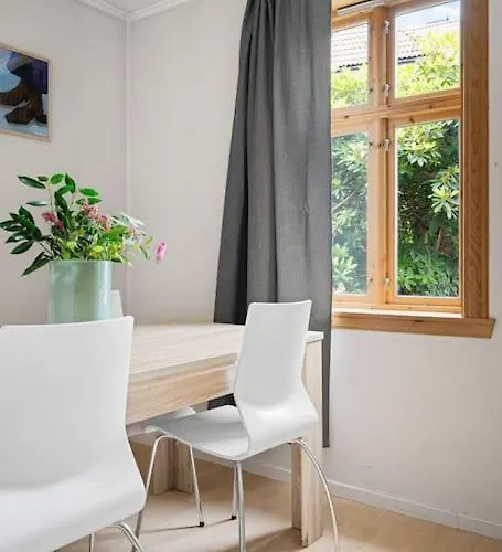 The Red House - Affordable Living In Center Берген