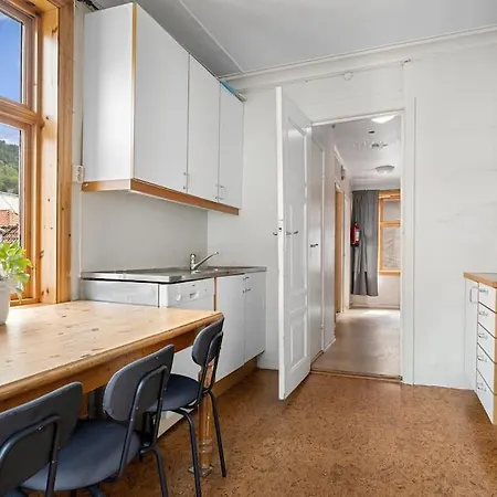 The Red House - Affordable Living In Center