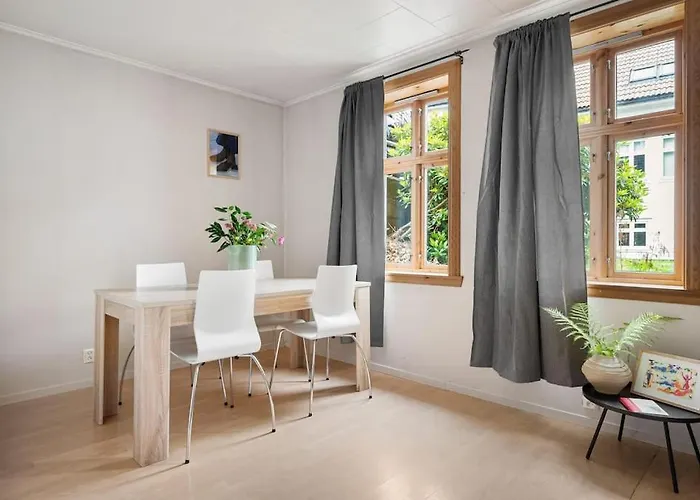 The Red House - Affordable Living In Center Διαμέρισμα