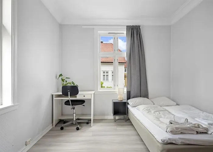 The Red House - Affordable Living In Center * Μπέργκεν